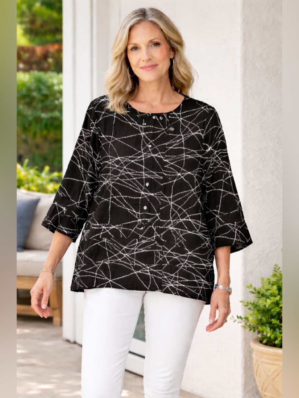Habitat Black and White Lagenlook Patterned Blouse Statement‎ Buttons Size Large
